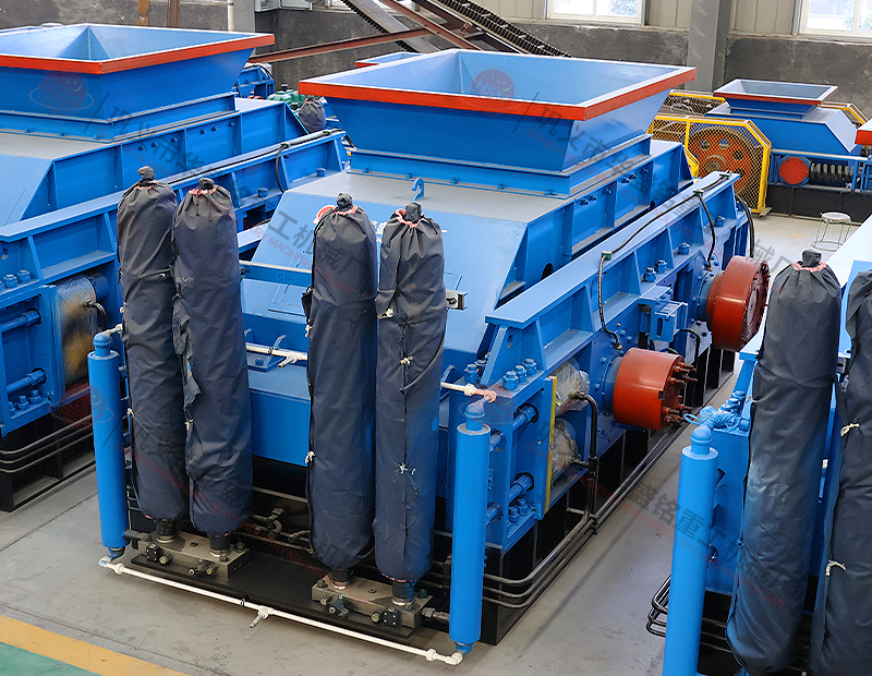 大型液壓對輥制砂機每小時出多少噸沙子？多少錢一臺？